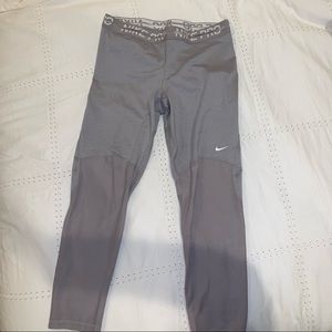 Women’s Grey Nike Pro Leggings Size Large